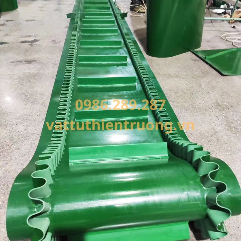 Băng Tải PVC Gắn Tai Bèo