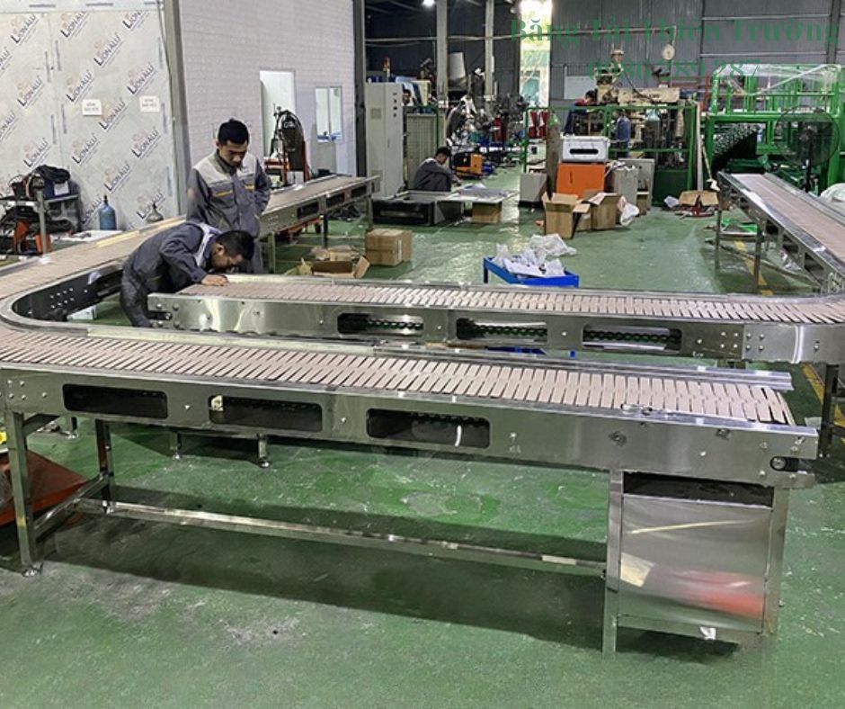 Băng Tải Xích Nhựa: Giải Pháp Tối Ưu Cho Ngành Công Nghiệp Chế Biến
